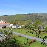 5 Personnes Avec Terrasse - Api-1-52-1256 * Vic-sur-Cère