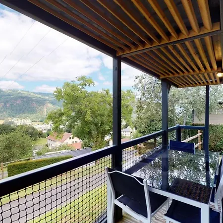 Camping 5 Personnes Avec Terrasse - Api-1-52-1256 *