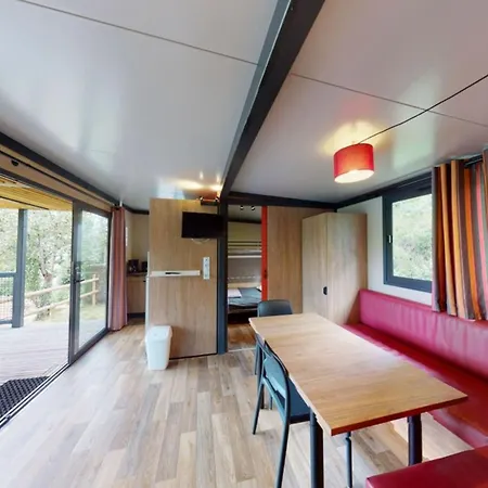 5 Personnes Avec Terrasse - Api-1-52-1256 *