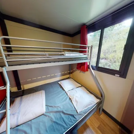 Camping 5 Personnes Avec Terrasse - Api-1-52-1256 *