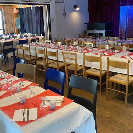 5 Personnes Avec Terrasse - Api-1-52-1256 Vic-sur-Cere