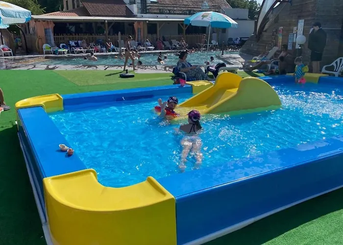 5 Personnes Avec Terrasse - Api-1-52-1256 Vic-sur-Cère