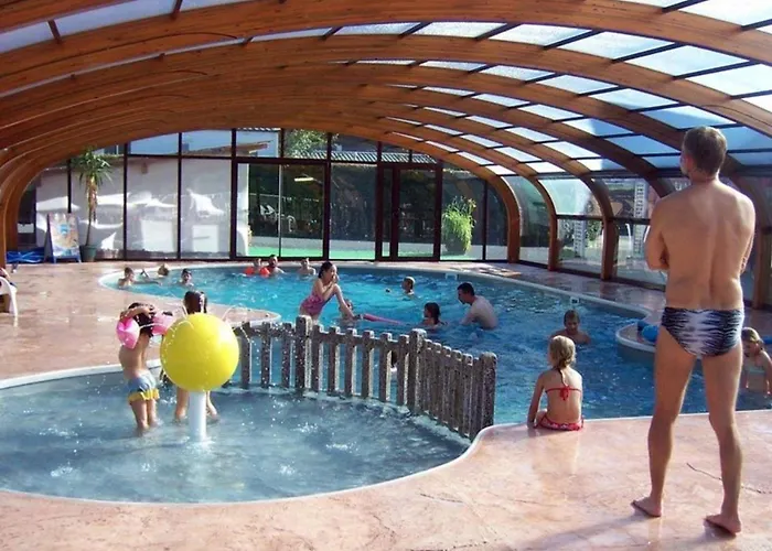 5 Personnes Avec Terrasse - Api-1-52-1256 *